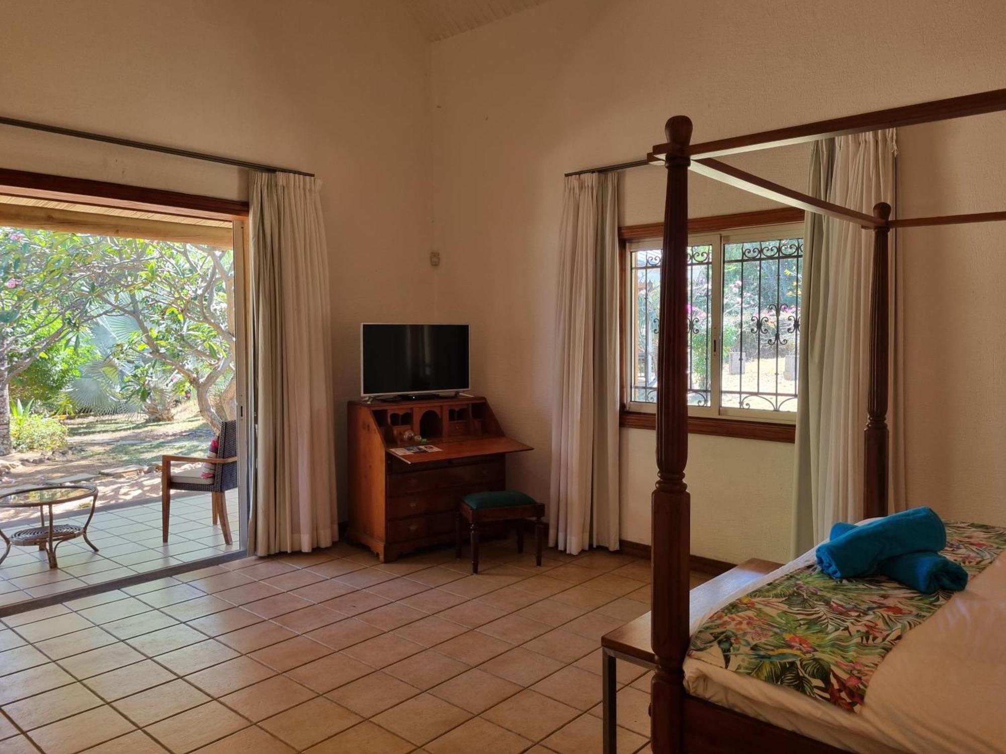 Shanti Ghar Guest House Tamarin ภายนอก รูปภาพ
