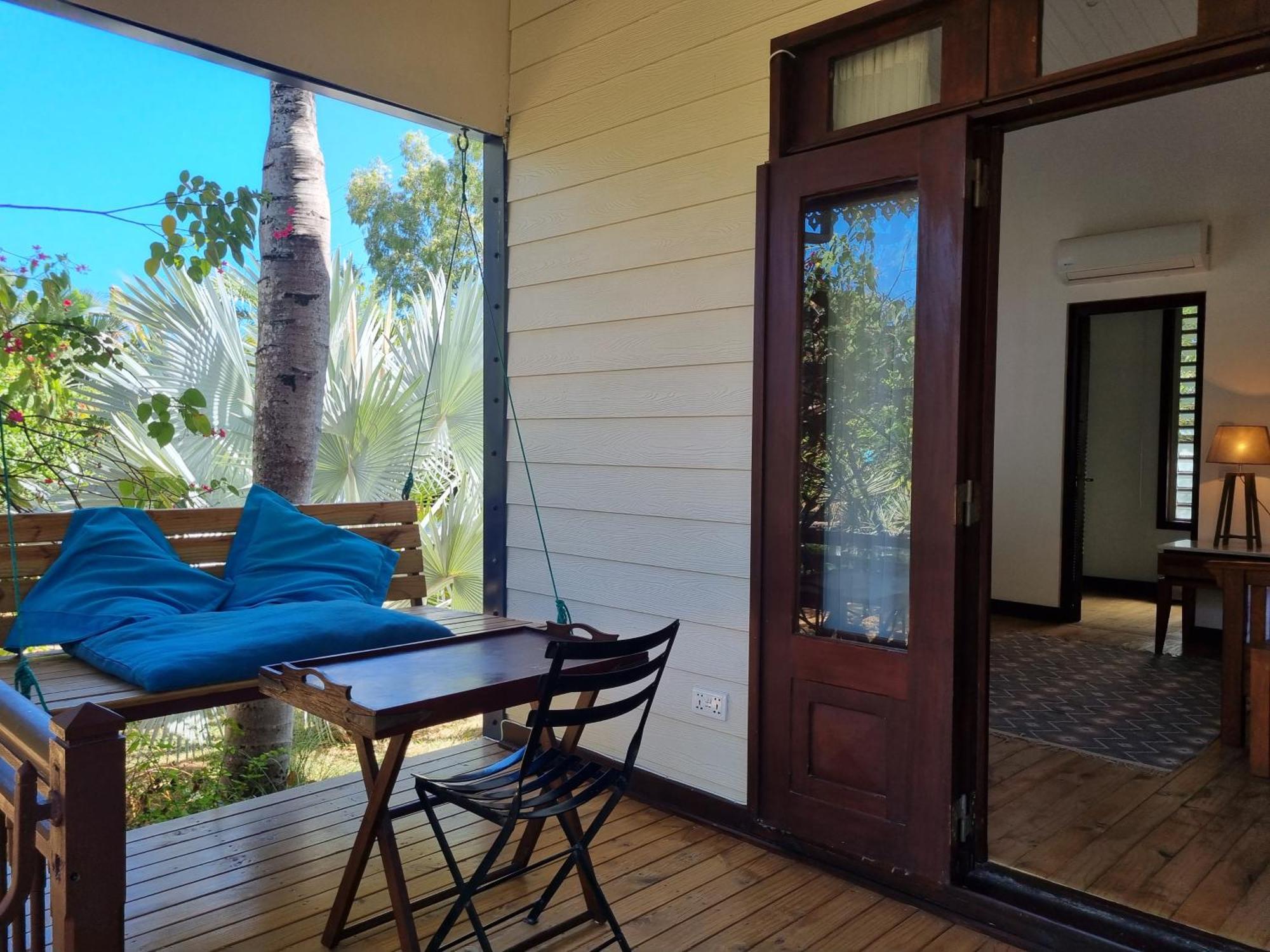 Shanti Ghar Guest House Tamarin ภายนอก รูปภาพ