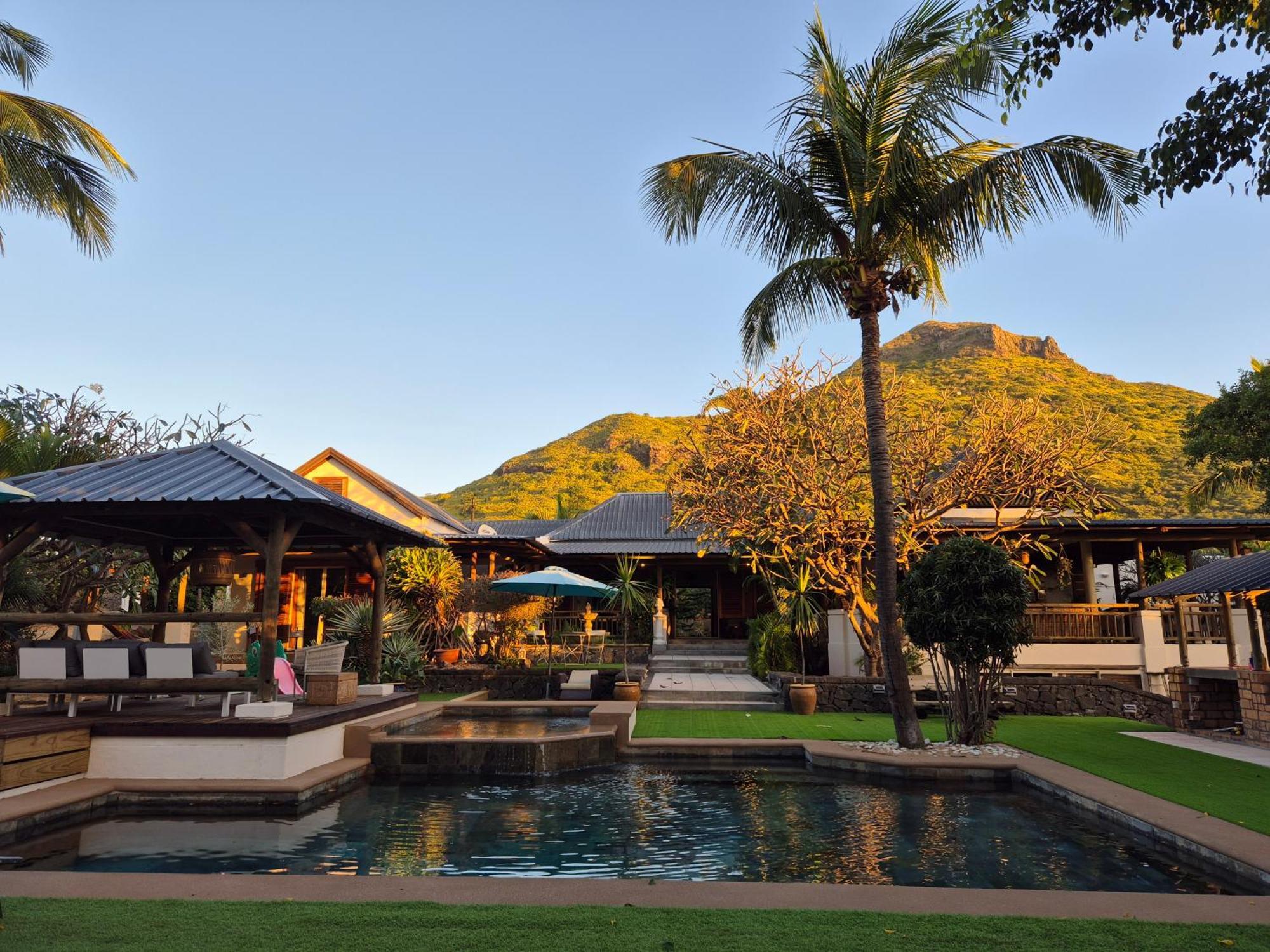 Shanti Ghar Guest House Tamarin ภายนอก รูปภาพ