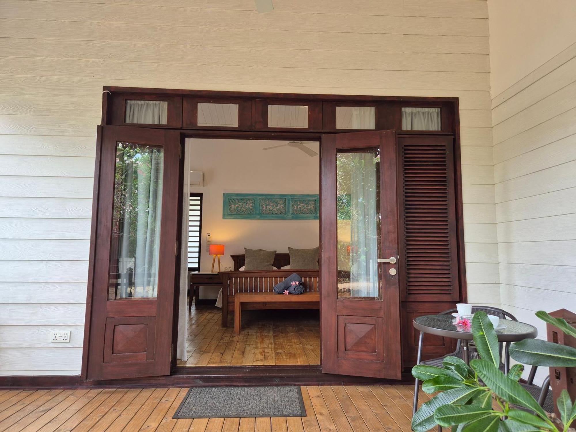 Shanti Ghar Guest House Tamarin ภายนอก รูปภาพ