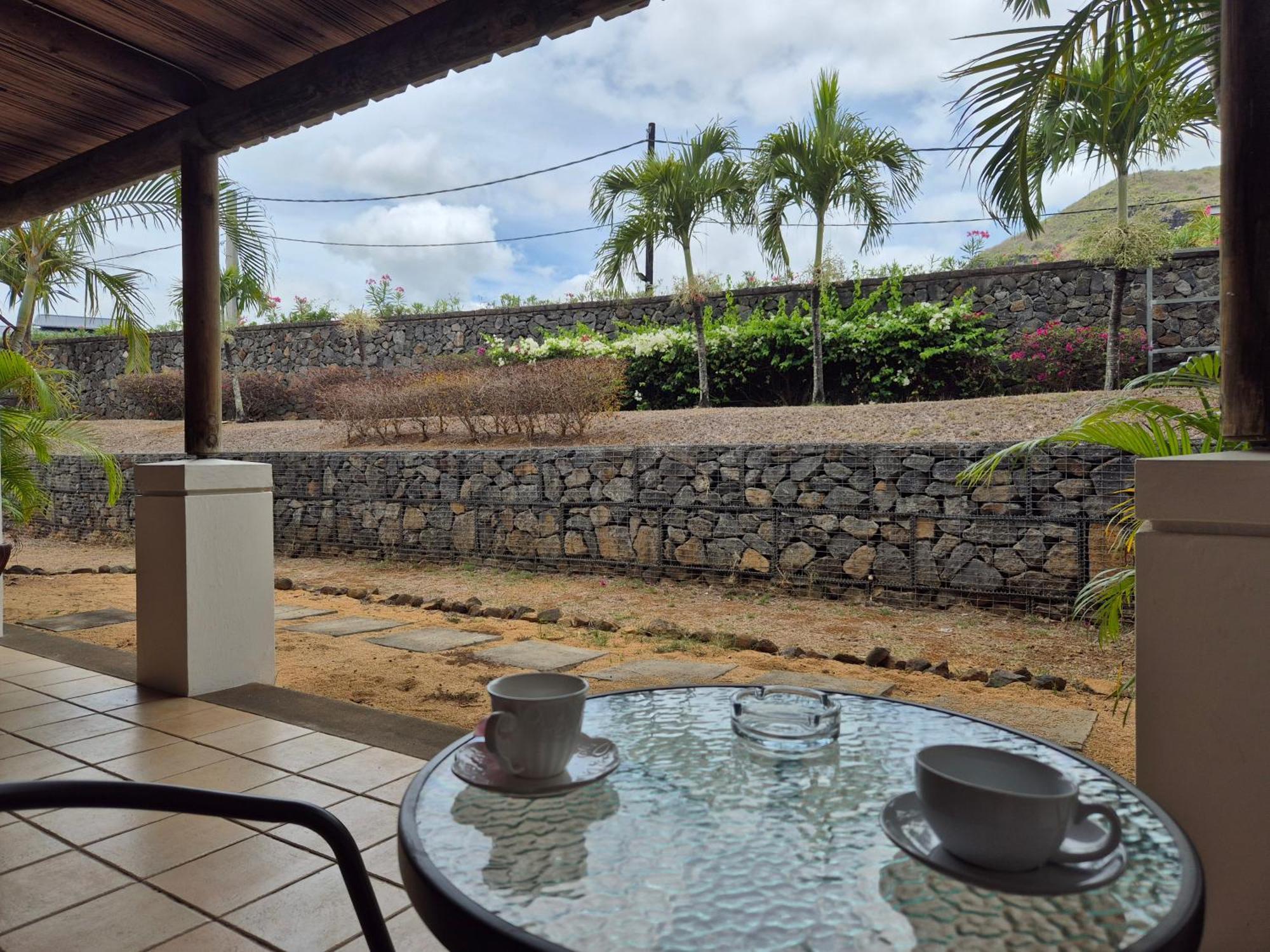 Shanti Ghar Guest House Tamarin ภายนอก รูปภาพ