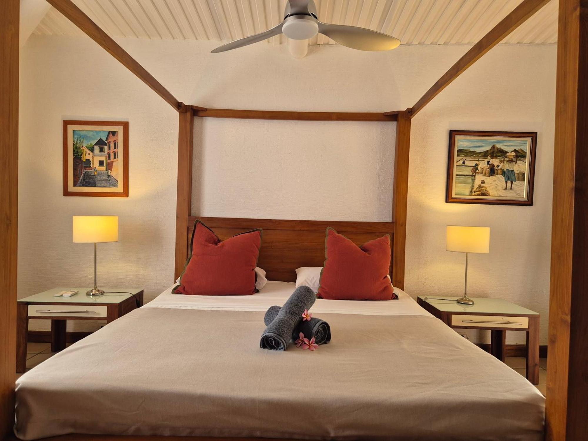 Shanti Ghar Guest House Tamarin ภายนอก รูปภาพ