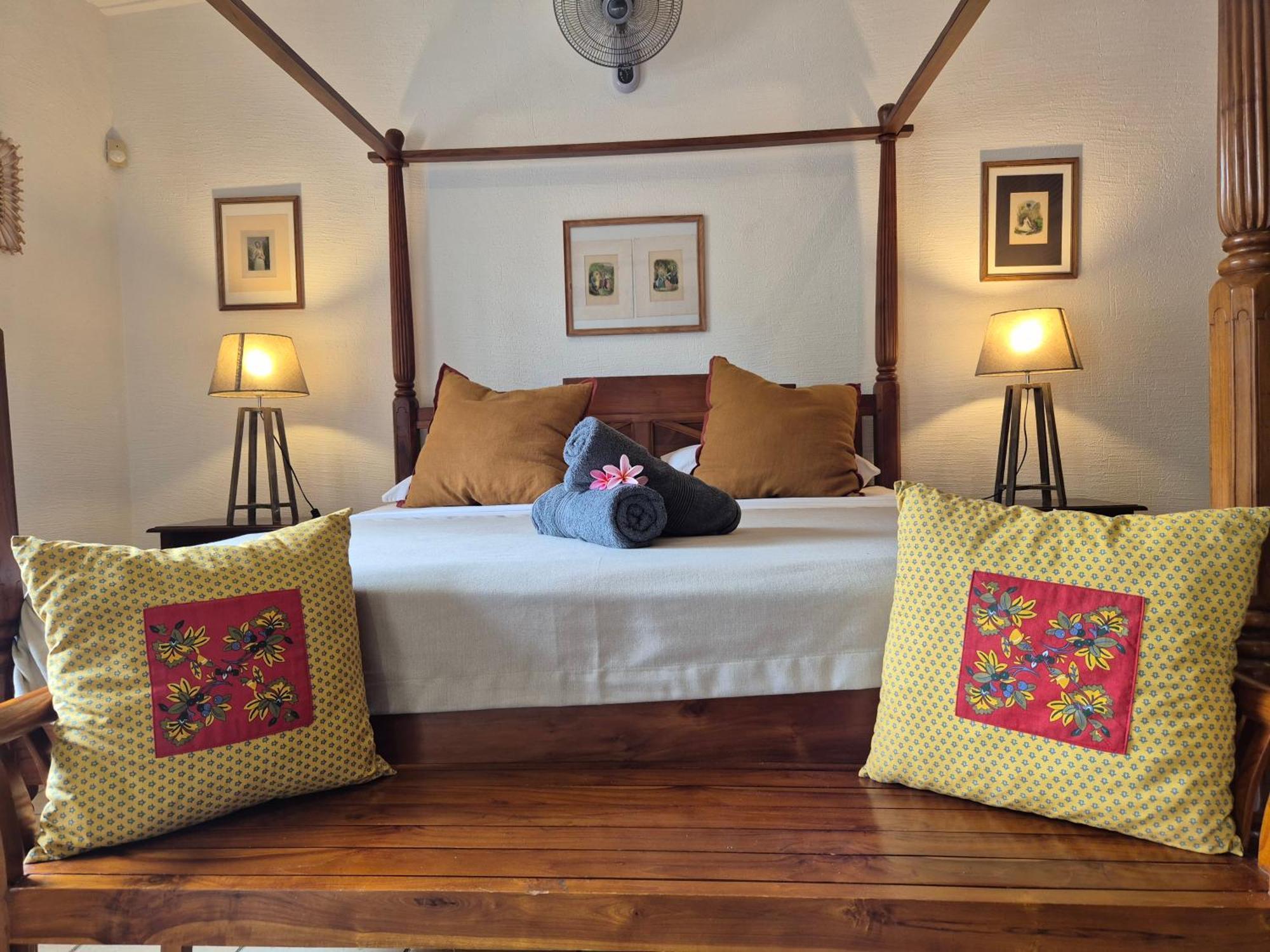 Shanti Ghar Guest House Tamarin ภายนอก รูปภาพ